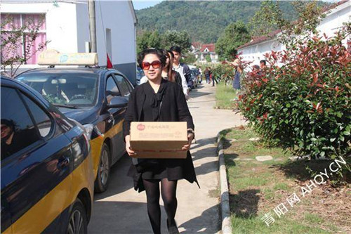 安徽柯力重陽節開展敬老活動