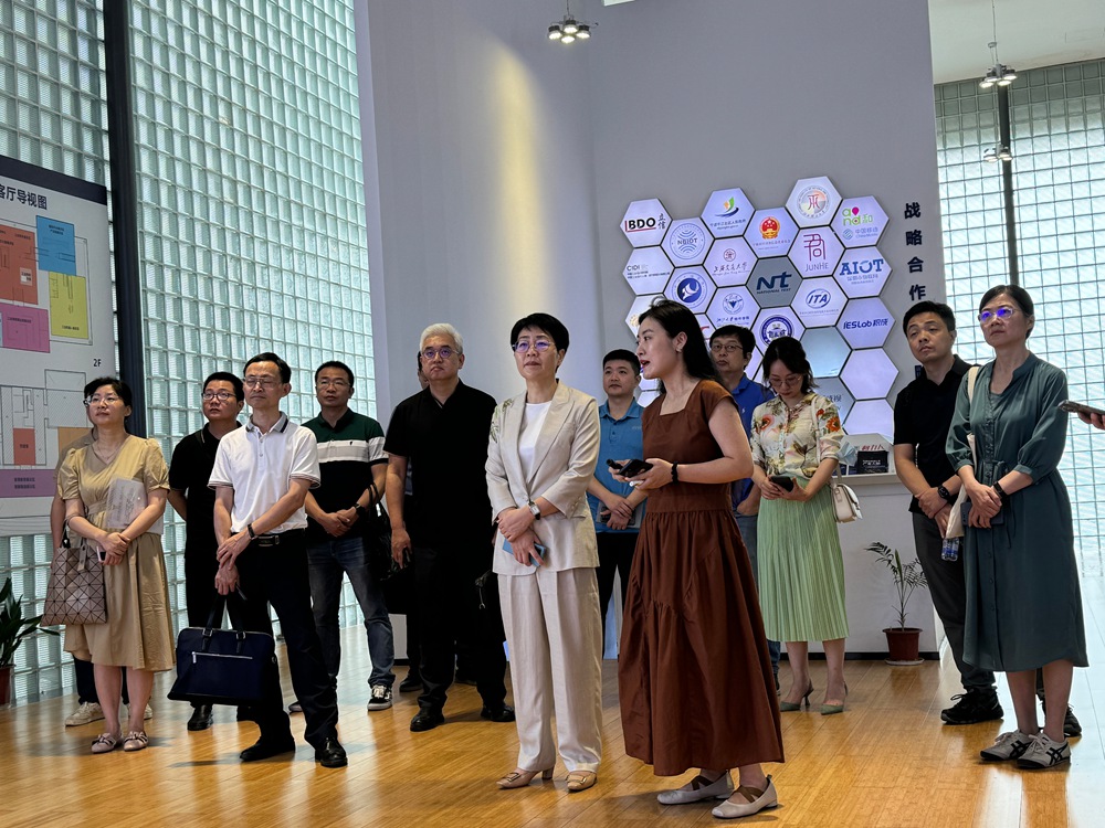 民革浙江省委會副主委、寧波市副市長金珊一行蒞臨柯力傳感考察調研