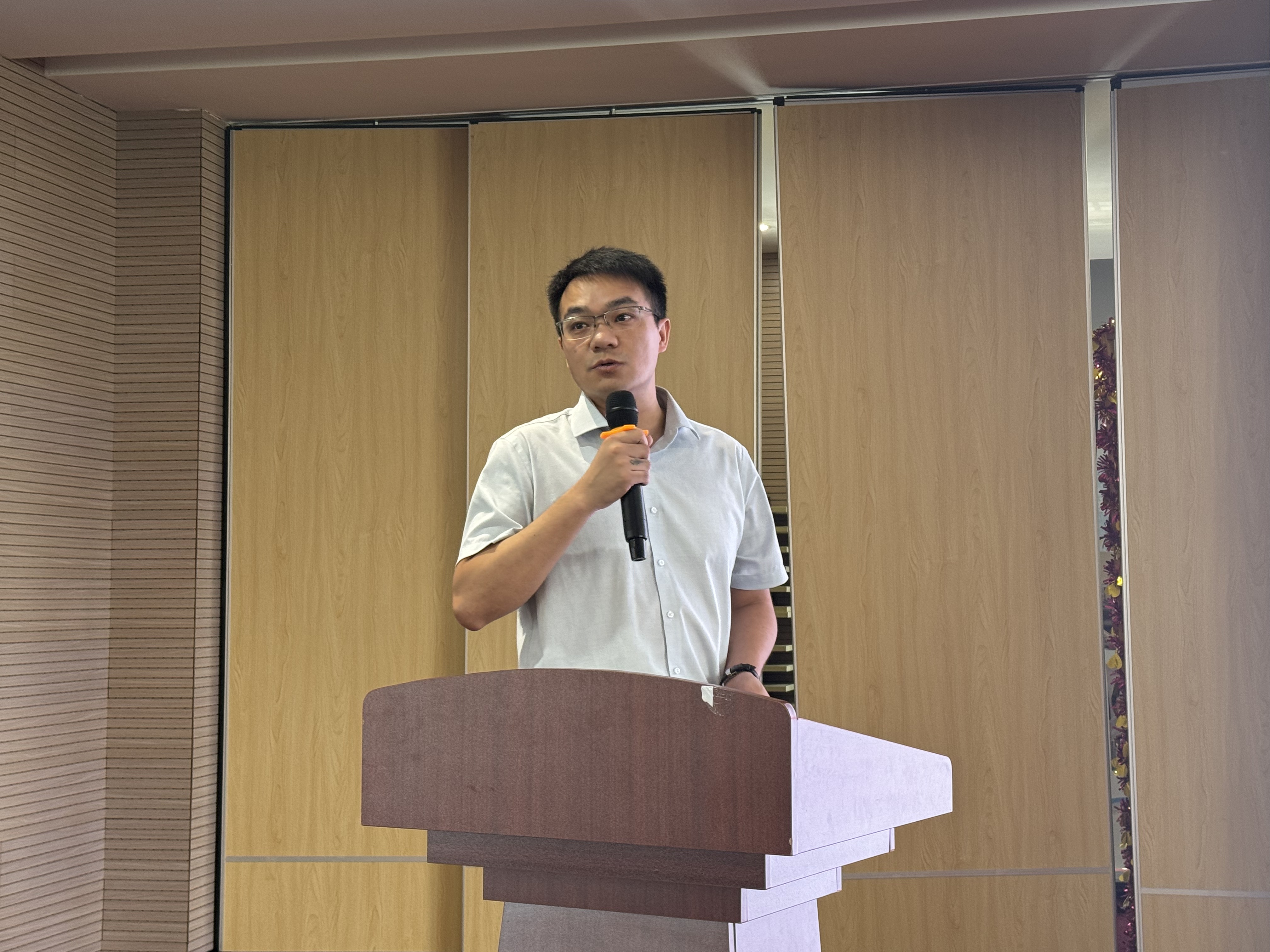 集團業務中心 陳建.jpeg